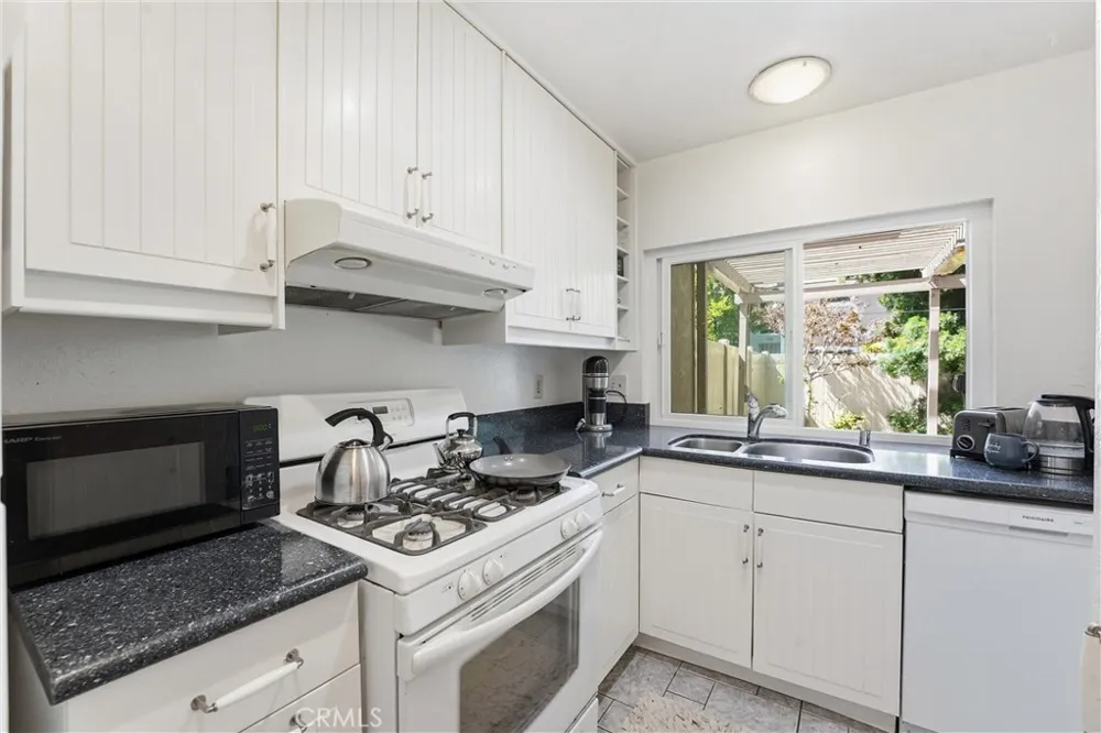 104 Oval Irvine, CA 92604