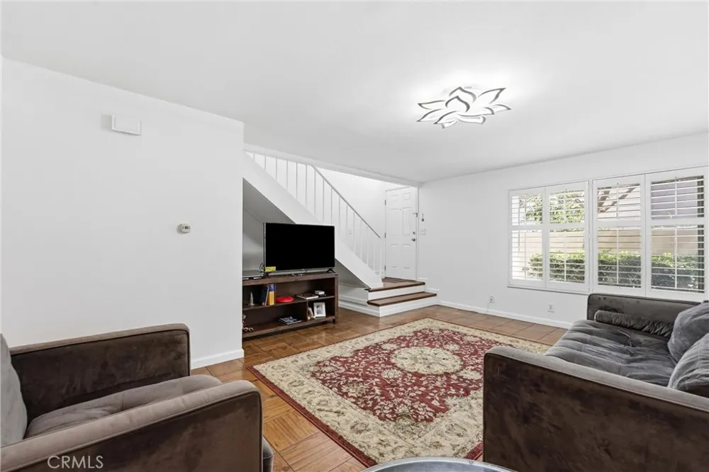 104 Oval Irvine, CA 92604