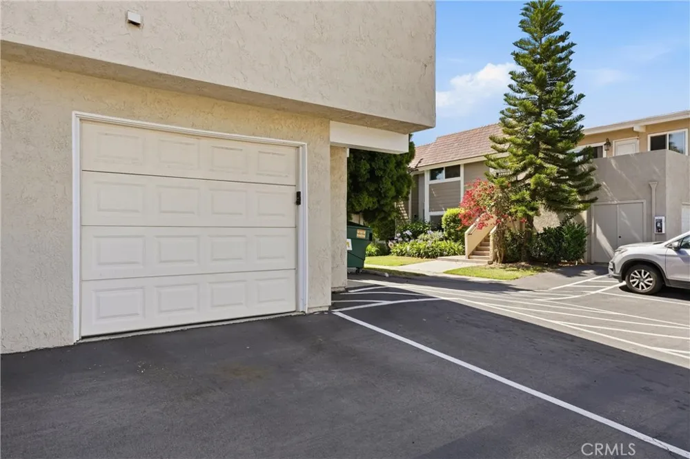 104 Oval Irvine, CA 92604