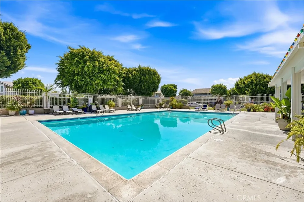 104 Oval Irvine, CA 92604