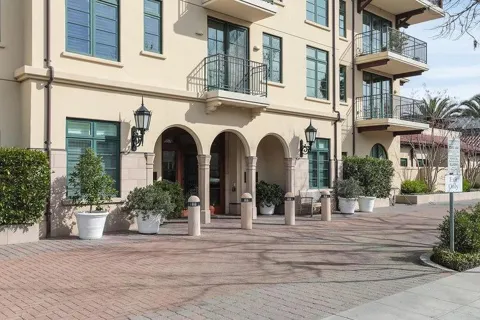 555 Byron Street #305