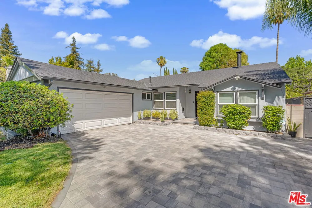6626 Burnet Avenue Van Nuys, CA 91405