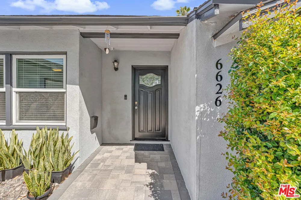 6626 Burnet Avenue Van Nuys, CA 91405