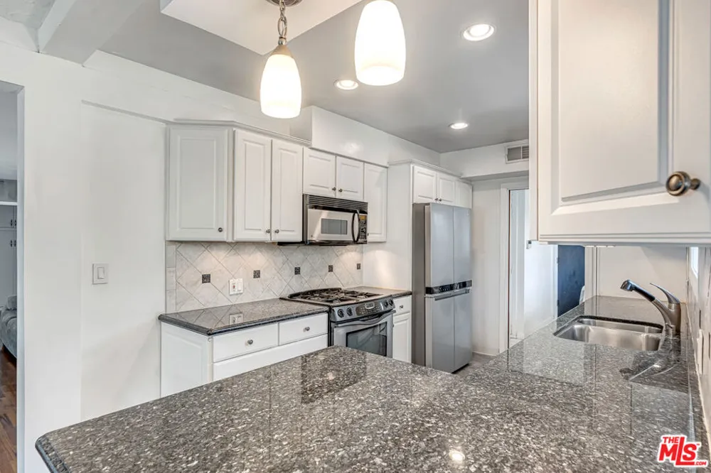 6626 Burnet Avenue Van Nuys, CA 91405
