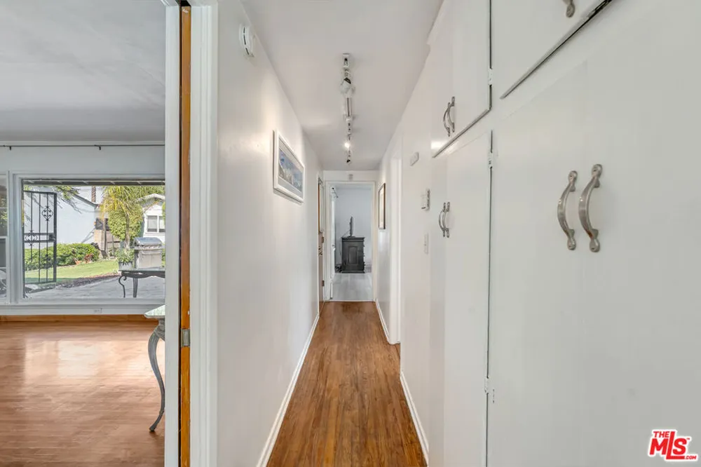 6626 Burnet Avenue Van Nuys, CA 91405