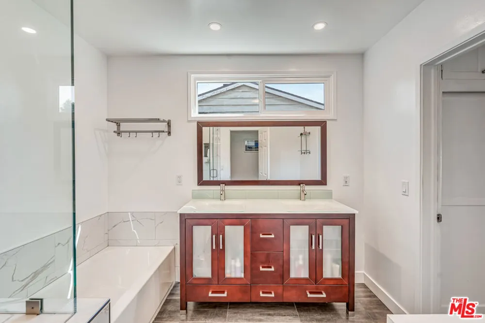 6626 Burnet Avenue Van Nuys, CA 91405