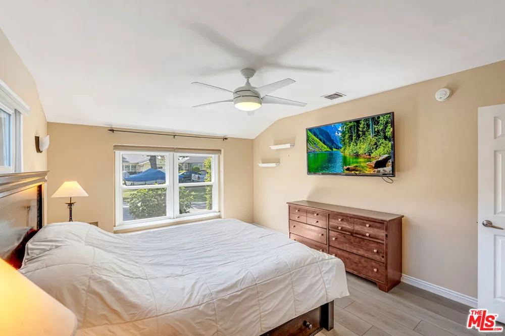 6626 Burnet Avenue Van Nuys, CA 91405