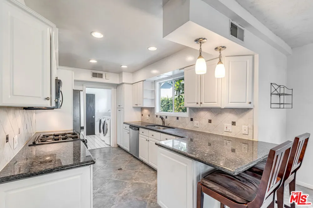6626 Burnet Avenue Van Nuys, CA 91405