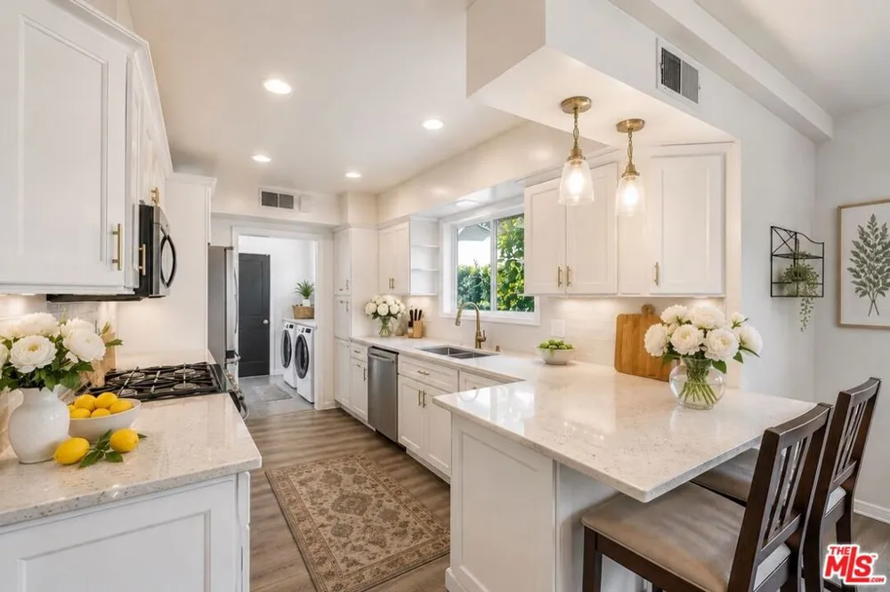 6626 Burnet Avenue Van Nuys, CA 91405