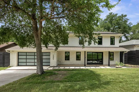 7202 Meadowood Drive