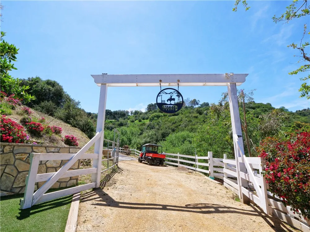 3 Poppy Trail Rolling Hills, CA 90274