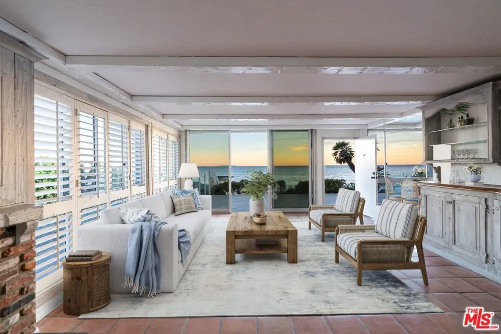 22548 Pacific Coast Highway #101 Malibu, CA 90265
