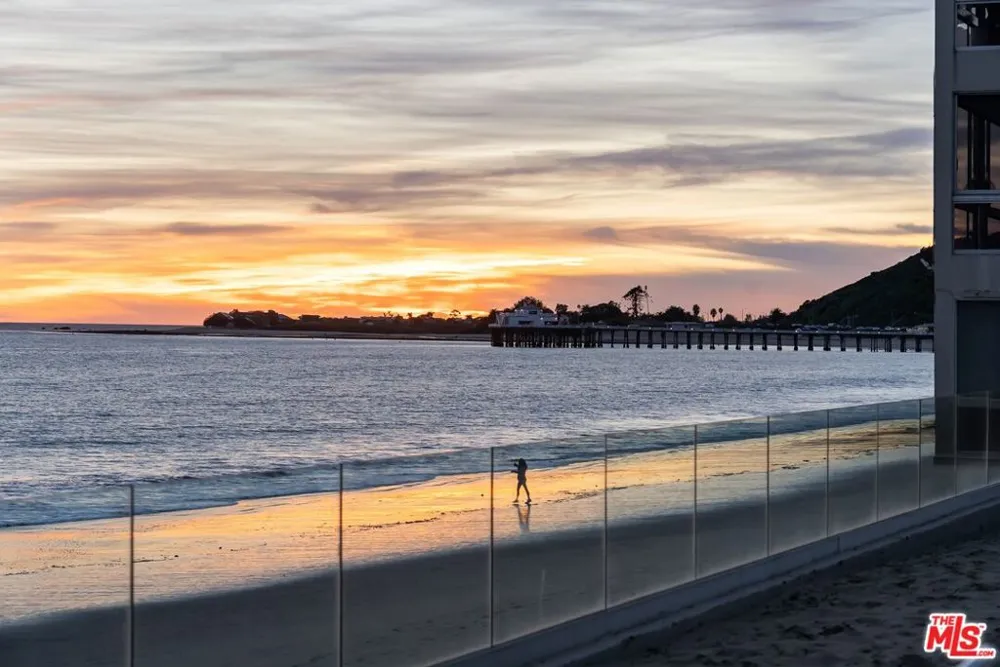 22548 Pacific Coast Highway #101 Malibu, CA 90265