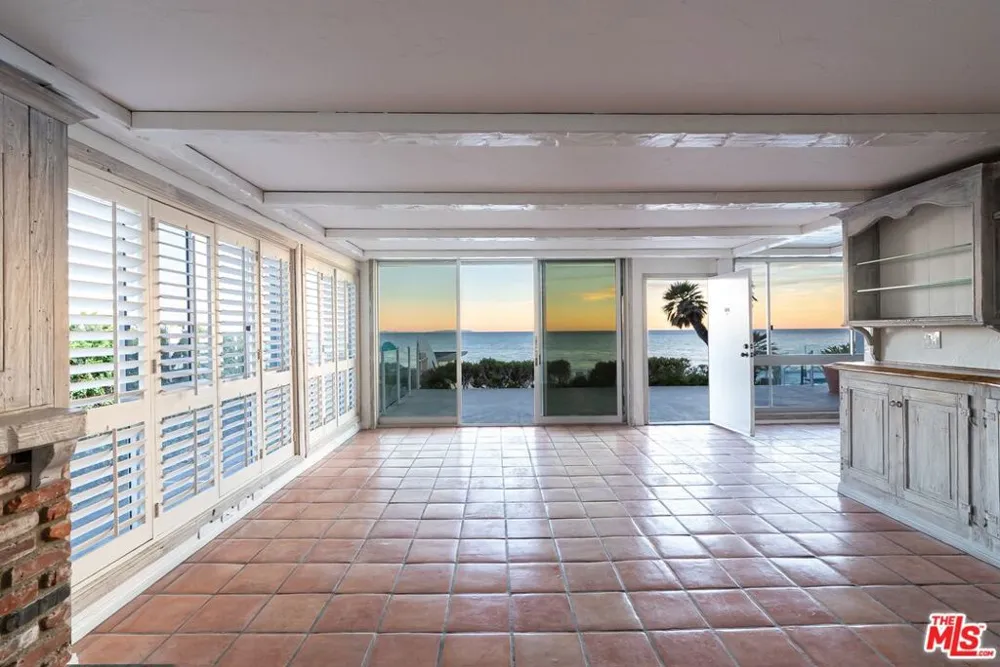 22548 Pacific Coast Highway #101 Malibu, CA 90265
