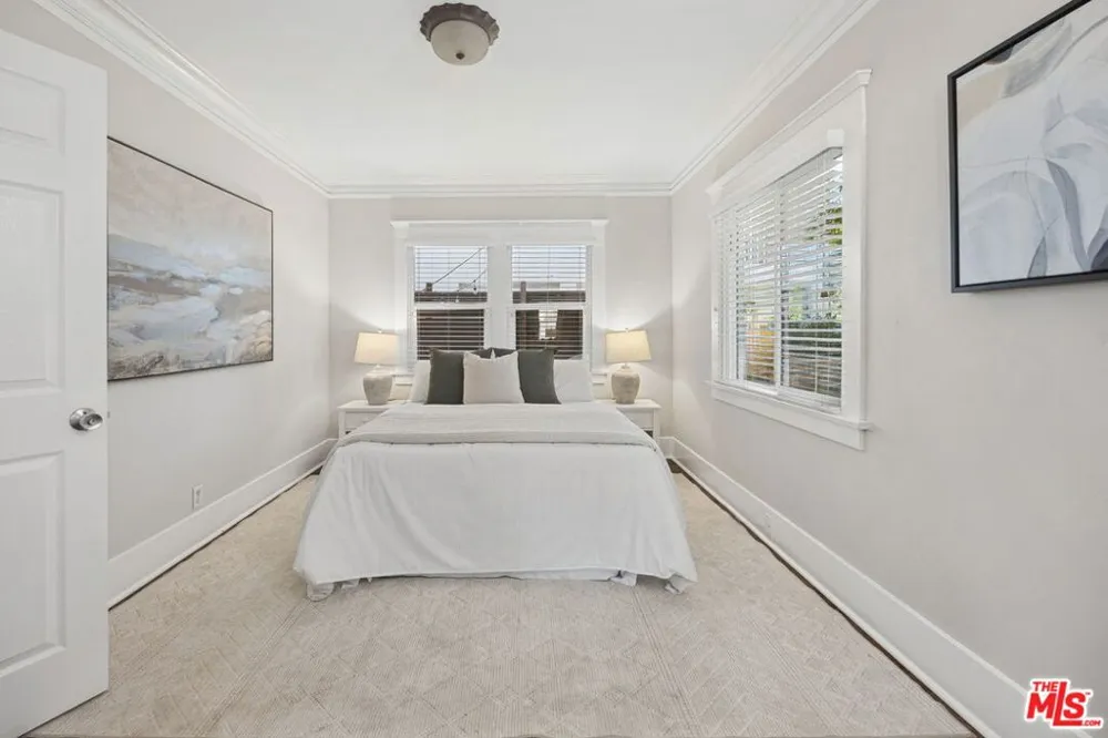 5802 Lexington Avenue Los Angeles, CA 90038