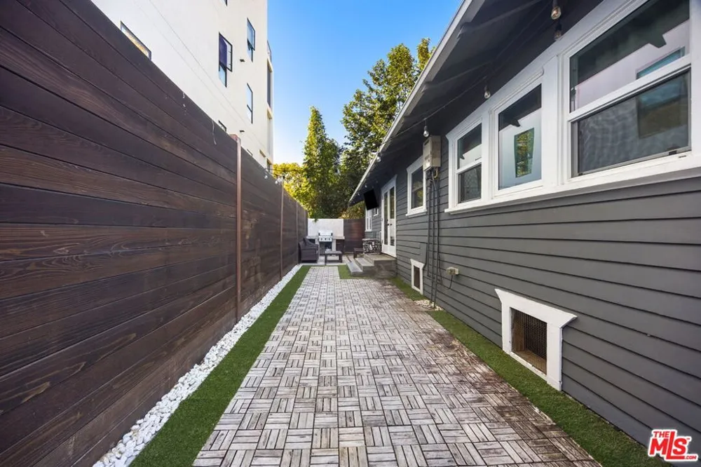 5802 Lexington Avenue Los Angeles, CA 90038