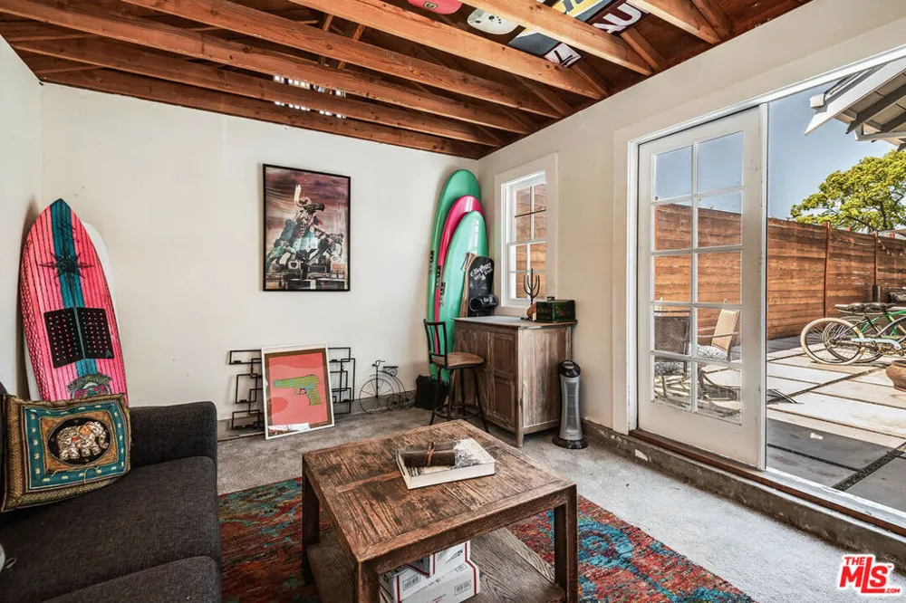 5802 Lexington Avenue Los Angeles, CA 90038