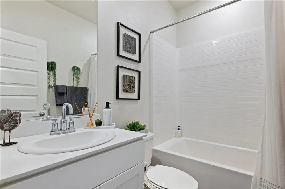 1750 Cayton Loop West Covina, CA 91790