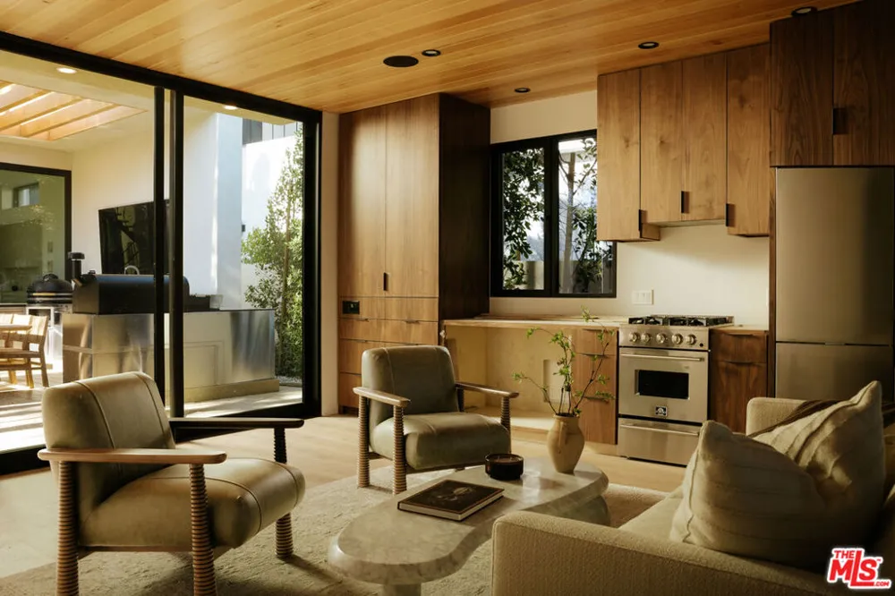 8906 Hubbard Street Culver City, CA 90232
