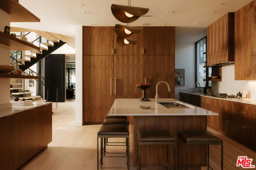 8906 Hubbard Street Culver City, CA 90232