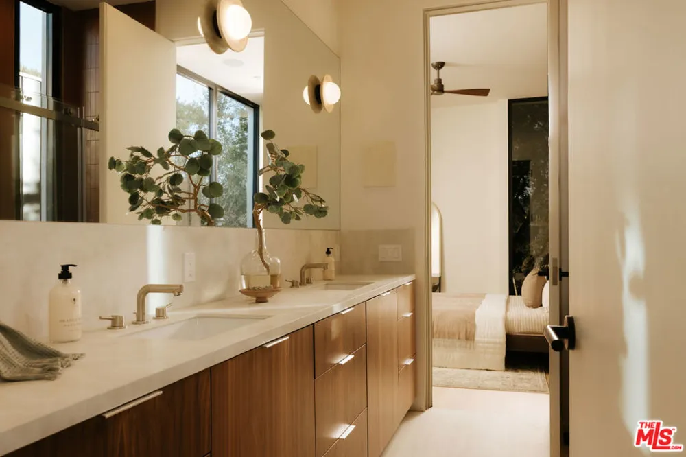 8906 Hubbard Street Culver City, CA 90232