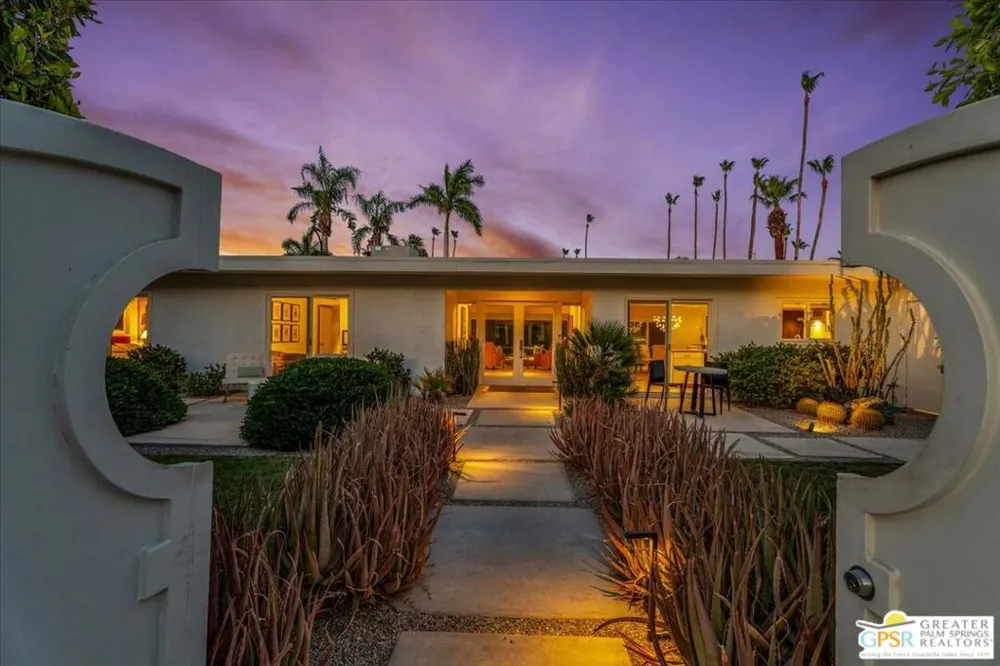 1250 S Paseo De Marcia Palm Springs, CA 92264