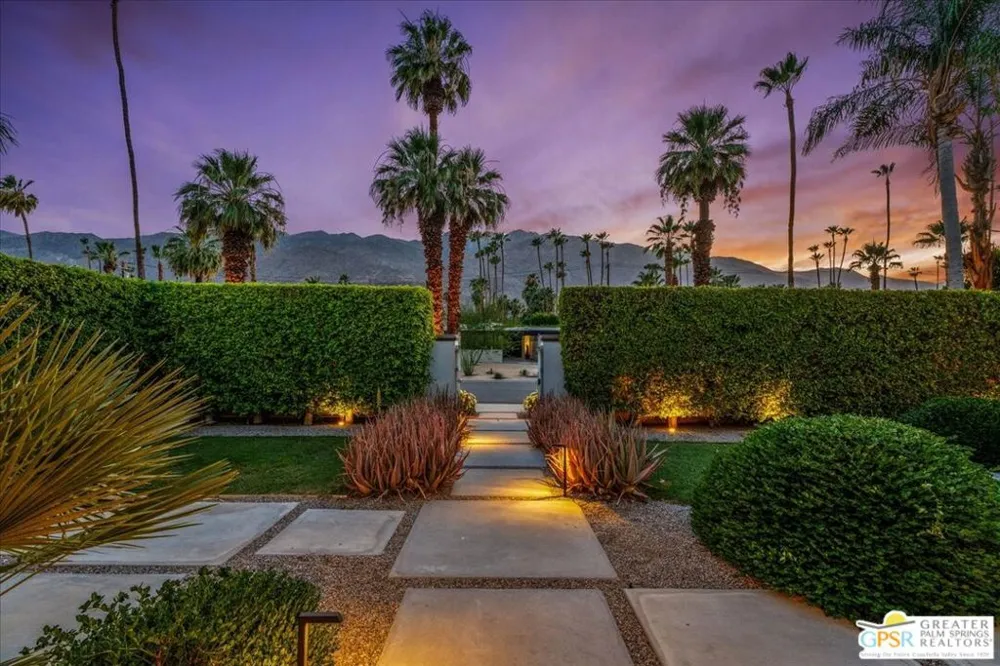 1250 S Paseo De Marcia Palm Springs, CA 92264