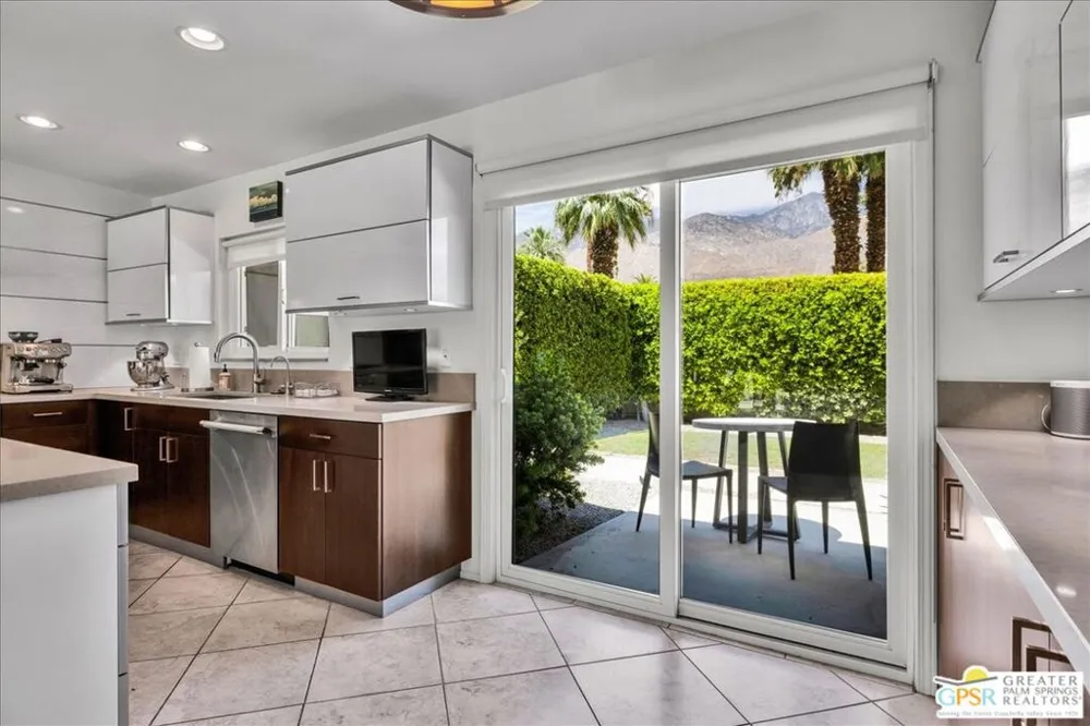 1250 S Paseo De Marcia Palm Springs, CA 92264