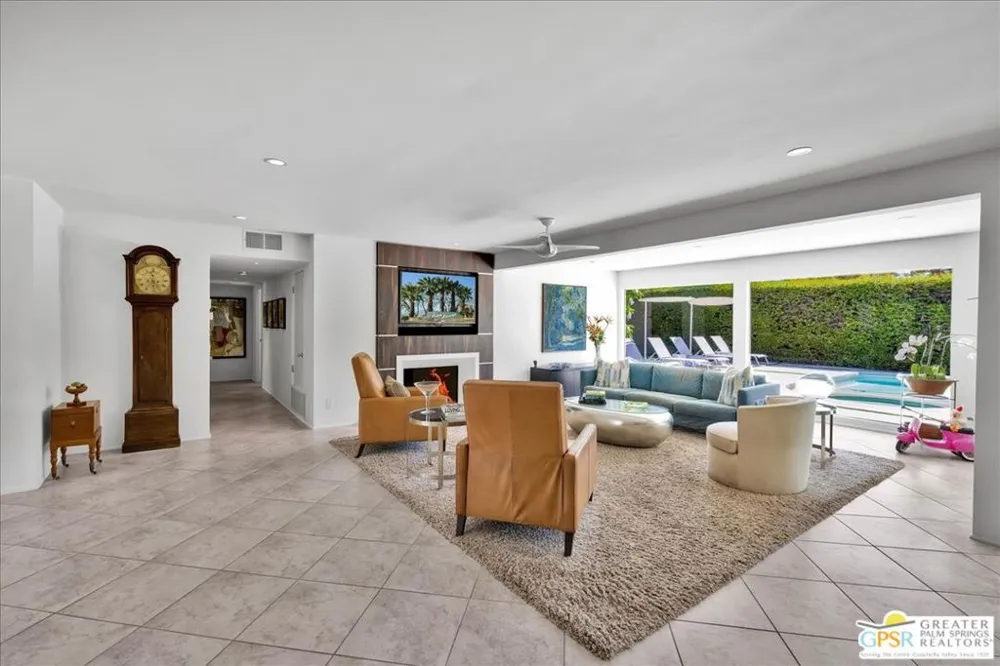 1250 S Paseo De Marcia Palm Springs, CA 92264