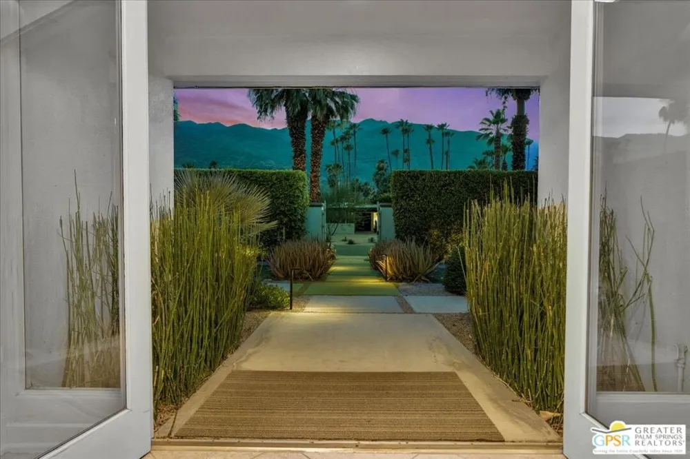 1250 S Paseo De Marcia Palm Springs, CA 92264
