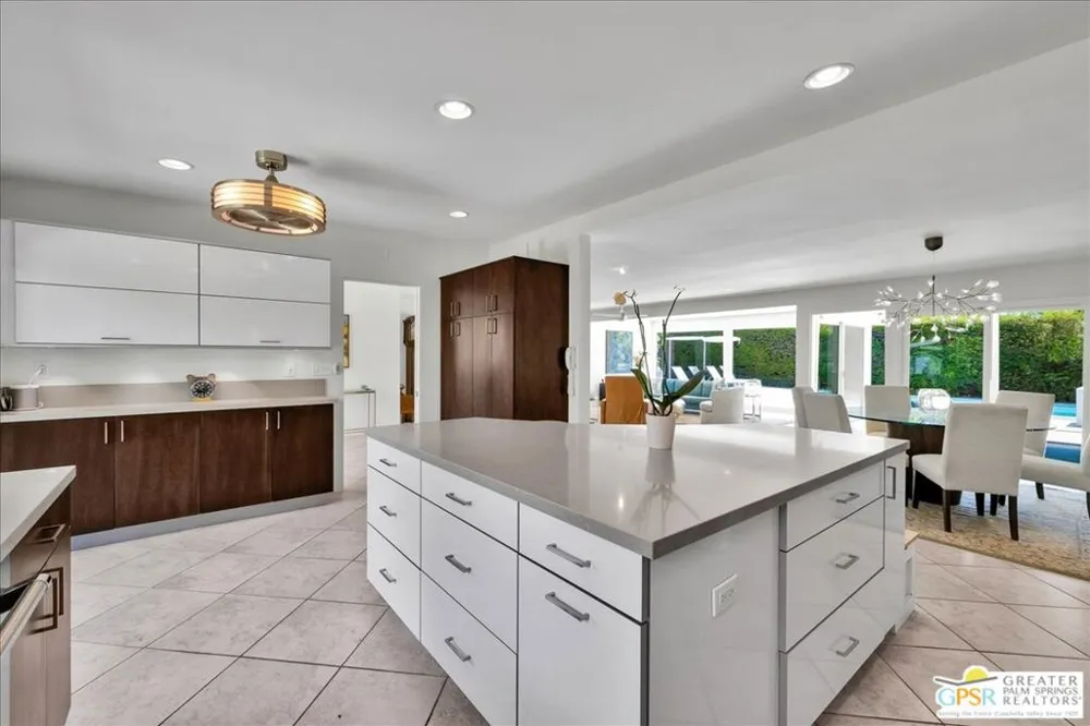 1250 S Paseo De Marcia Palm Springs, CA 92264