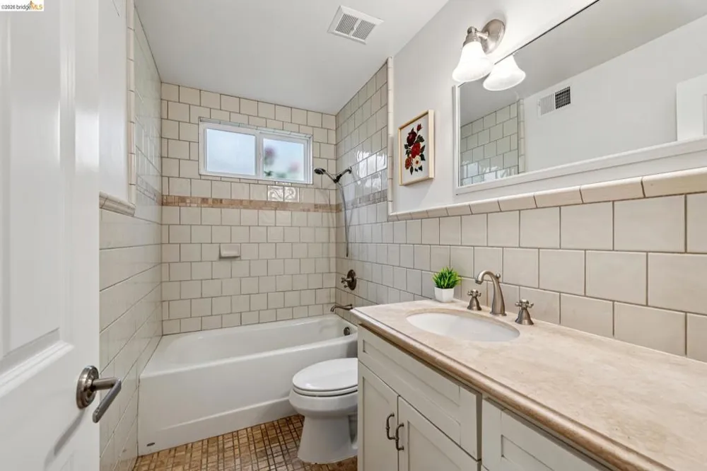 1912 Ascot Dr Moraga, CA 94556