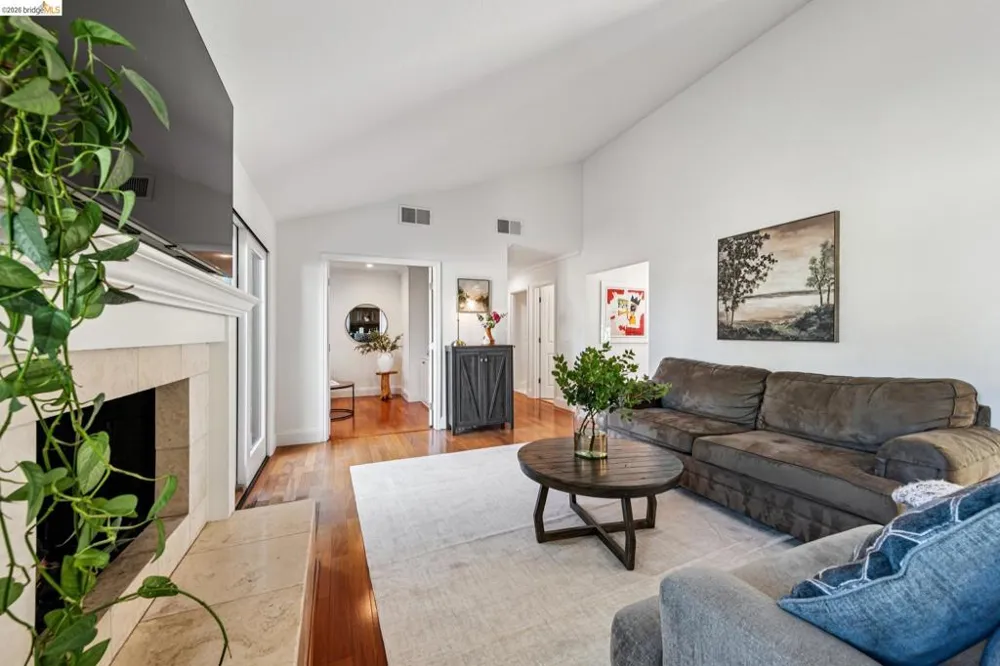 1912 Ascot Dr Moraga, CA 94556