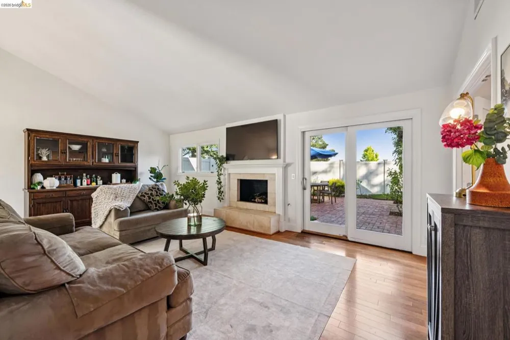 1912 Ascot Dr Moraga, CA 94556