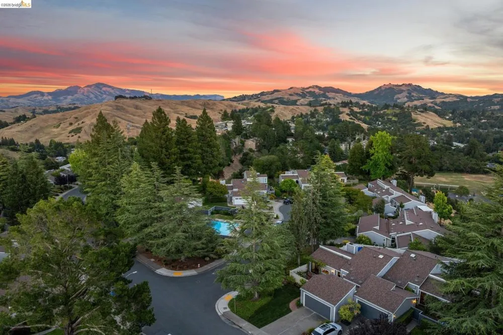 1912 Ascot Dr Moraga, CA 94556