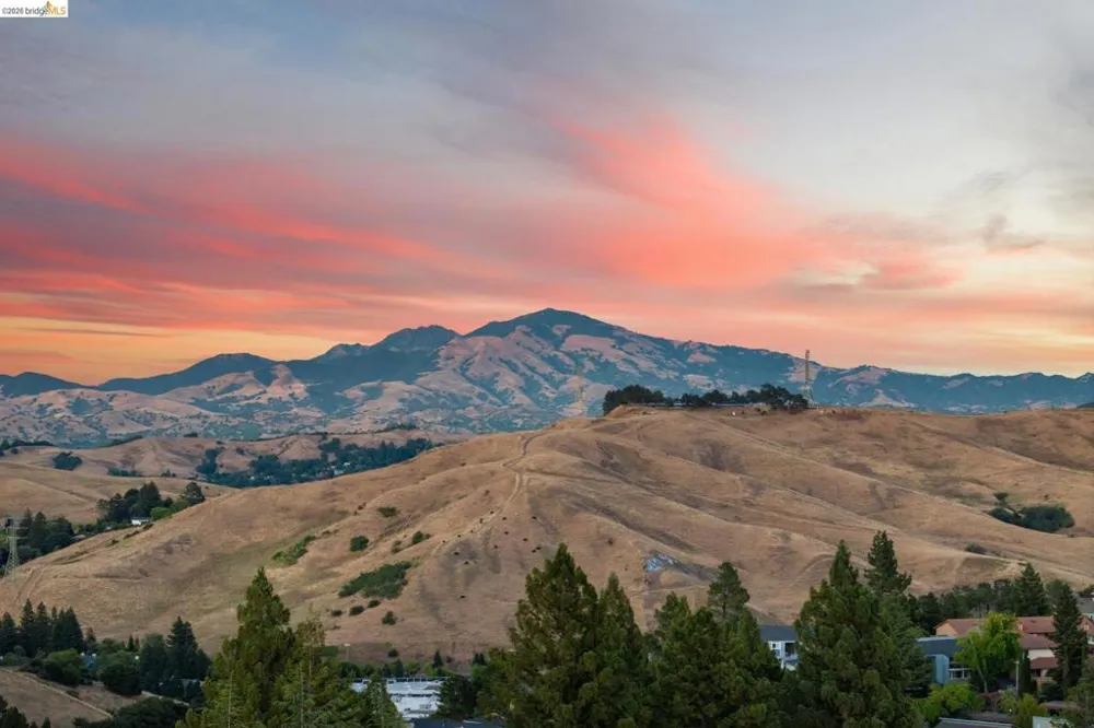 1912 Ascot Dr Moraga, CA 94556