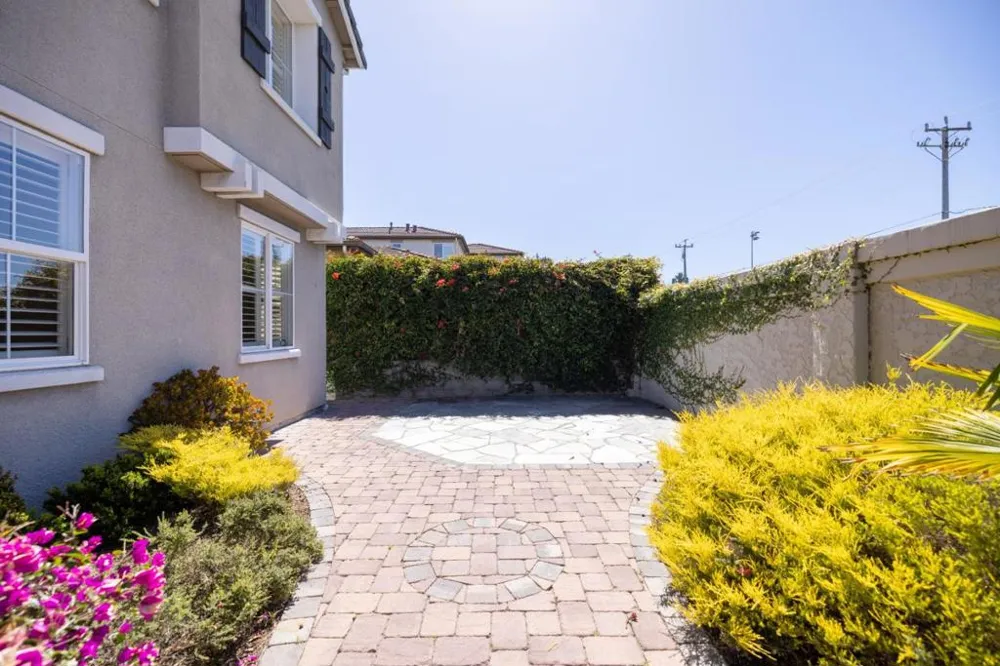 4890 Peninsula Point Drive Seaside, CA 93955