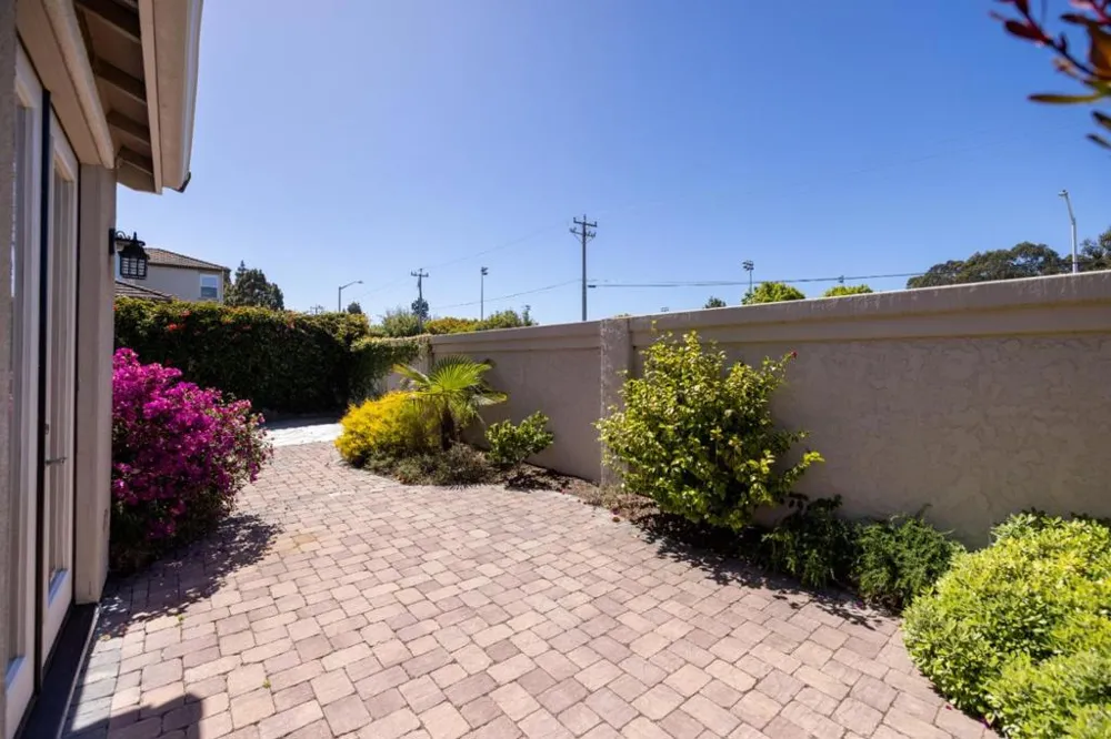 4890 Peninsula Point Drive Seaside, CA 93955