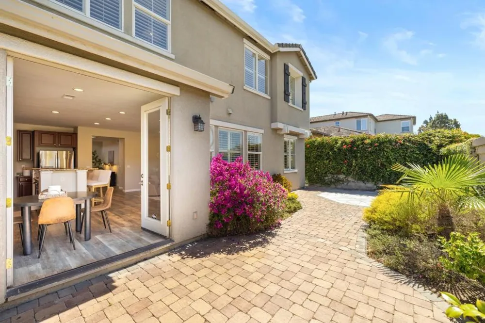 4890 Peninsula Point Drive Seaside, CA 93955