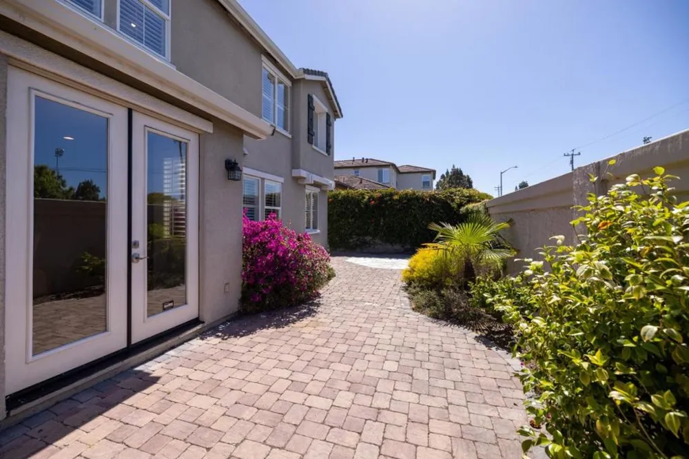 4890 Peninsula Point Drive Seaside, CA 93955