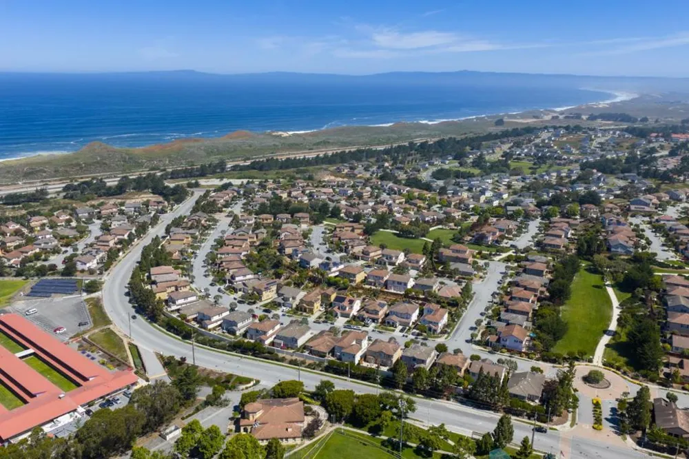 4890 Peninsula Point Drive Seaside, CA 93955