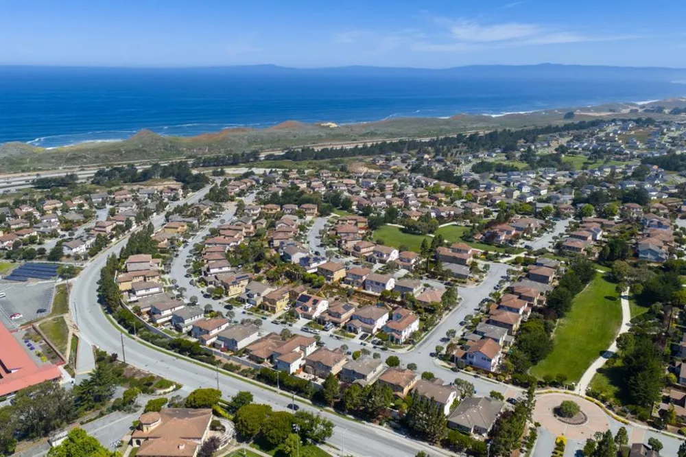 4890 Peninsula Point Drive Seaside, CA 93955