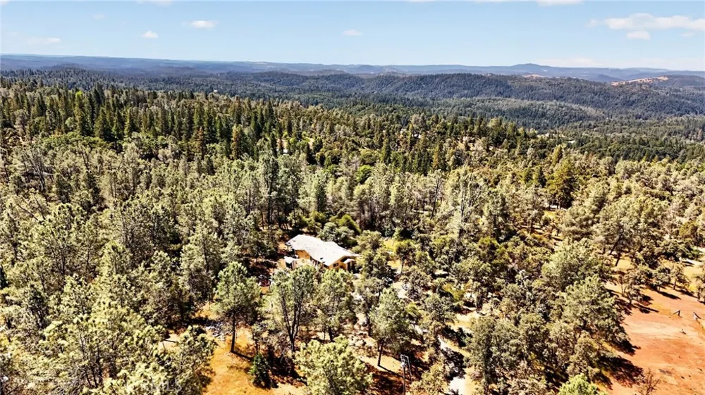 5040 Cougar Lane Georgetown, CA 95634