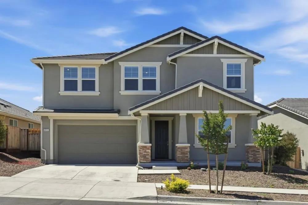 2091 Mint Drive Hollister, CA 95023