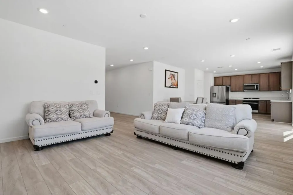 2091 Mint Drive Hollister, CA 95023