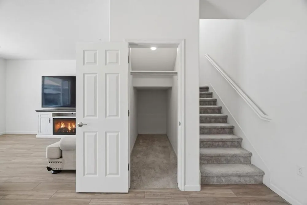 2091 Mint Drive Hollister, CA 95023