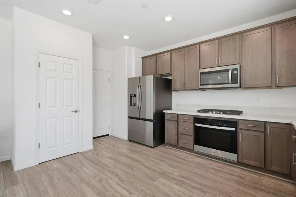 2091 Mint Drive Hollister, CA 95023