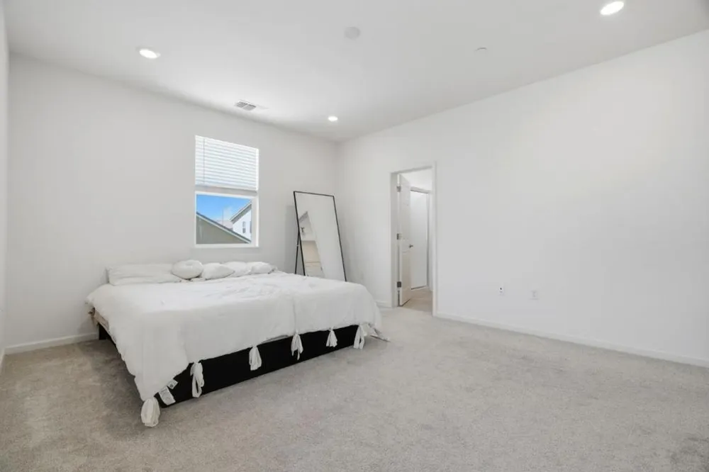 2091 Mint Drive Hollister, CA 95023