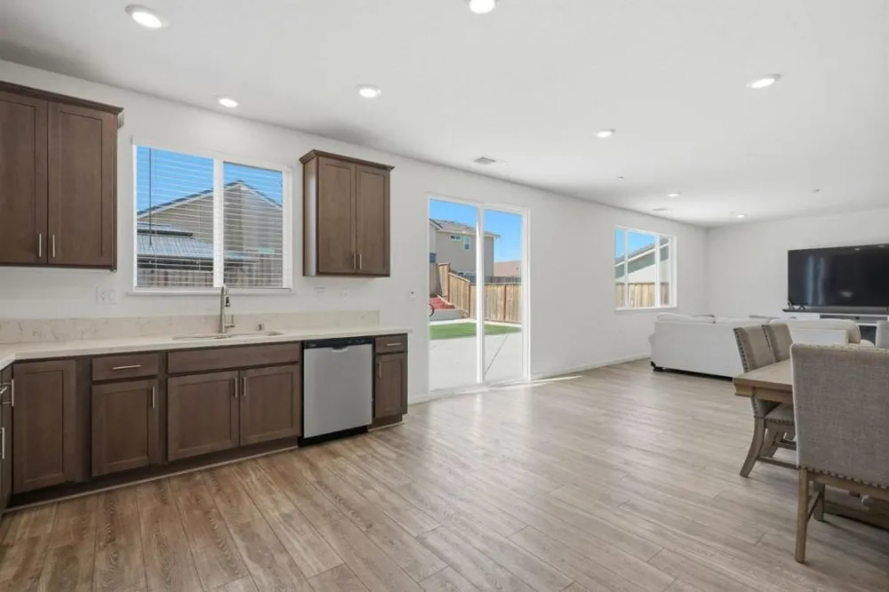 2091 Mint Drive Hollister, CA 95023