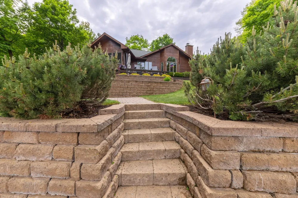 22550 OLD TRAPPER RD Cohasset, MN 55721